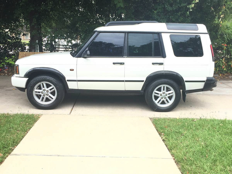 Illustration for article titled At $2,900, Is This 2004 Land Rover Discovery an Amazing Find?